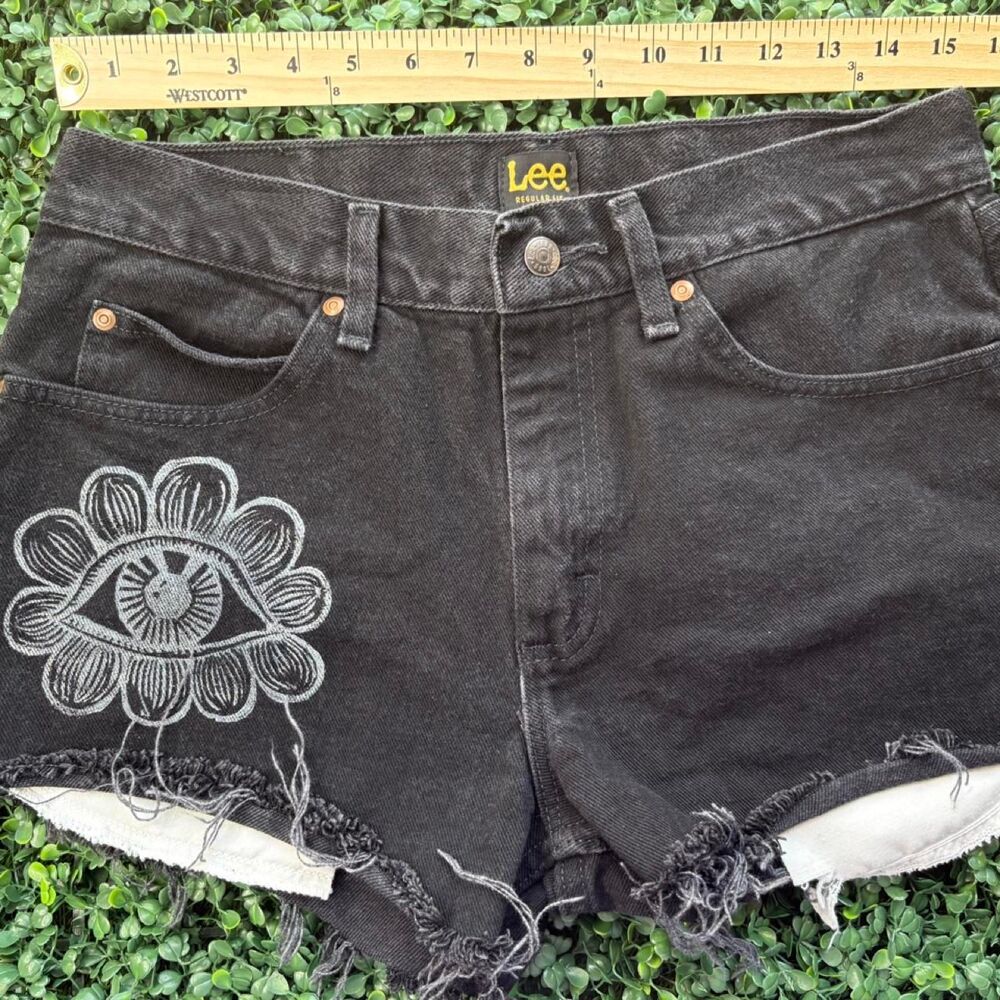 Lee Women’s Black Denim Cutoff Shorts – Eye Graphic - 35" Waist